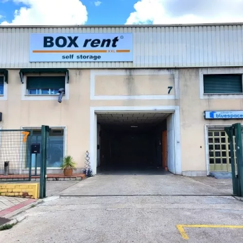 Acceso de vehículos a Box Rent XXL